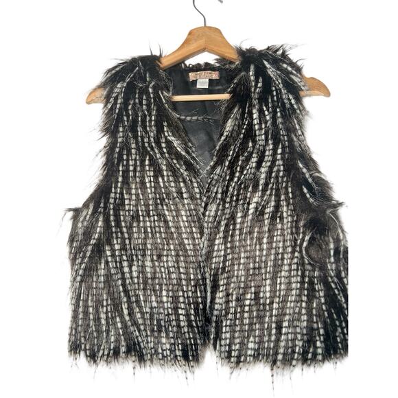 Modern Heritage Faux Fur Vest Size M/L Black White Sleeveless Western Boho - Picture 1 of 12